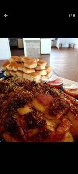 Pernil De Cerdo Para 20 Personas, Con 60 Figazas Y Salsas. 0