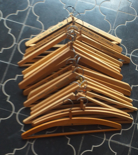 22 Perchas De Madera Antiguas En Buen Estado!!! 1