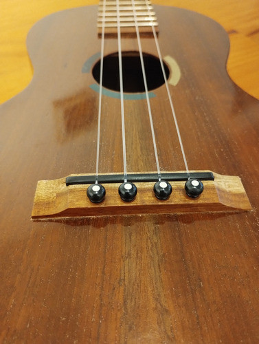 Ukelele  Tenor Electroacústico De Luthiers 0
