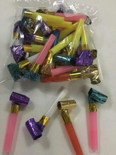 Bolsa De 24 Silbatos Asusta Suegras 0