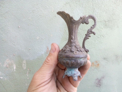Antigua Jarrita En Metal 6,5 Ancho X 4,8 Diam X 10,6 Alto 0