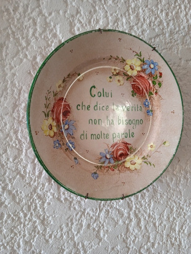 Antiguo Plato De Pared Artesanal Pintado A Mano 1