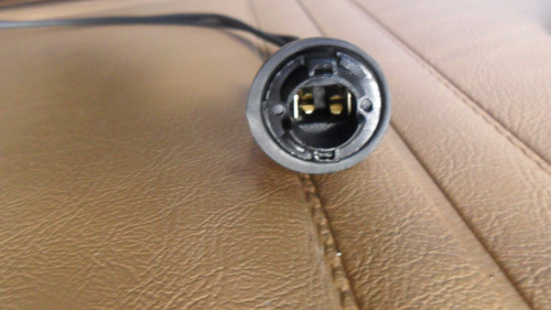 Portalampara De Luz Giro Lateral En Guard Ford F-100 82/87 1
