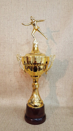 Copa Trofeo Plástico Asas Patín Artístico Base Madera 48 Cm 1