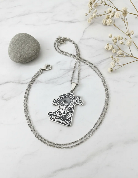 Rock Necklace with Oktubre Pendant – Patricio Rey – Surgical Steel