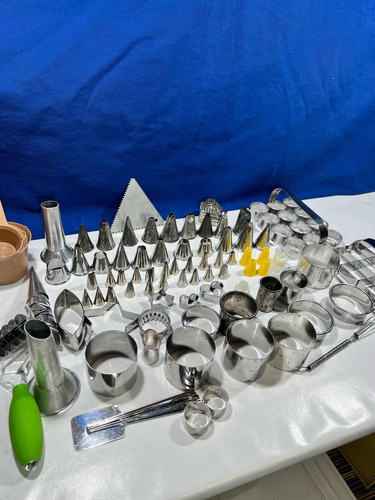 Lote Artículos De Pasteria Moldes Boquillas   Milton Y Otros 1