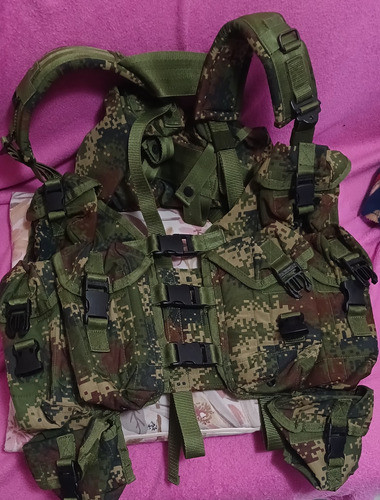 Chaleco Militar Táctico Con Bolso De Asalto 0