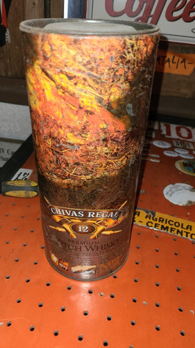 Lata Whisky Chivas Regal 12 Años Redonda 0