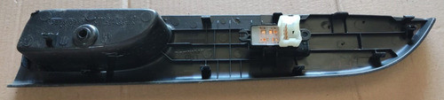 Boton Vidrio Eléctrico Lado Derecho Nissan March, Versa 1
