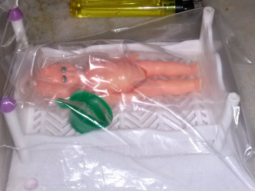 Antiguo Juguete, Muñeca En Su Cama Y Pelela,miniatura 1