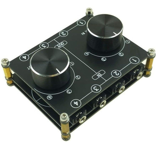 Caja De Conmutacion Aux De 4 Entradas Y 4 Salidas De 3,5 Mm 0