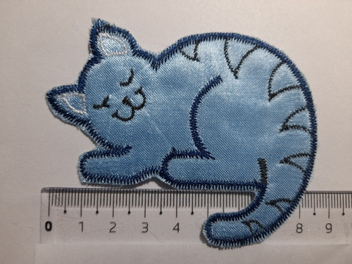 Parche Aplique Bordado Gato Dormido N2 Celeste 8cm. Unidad 1