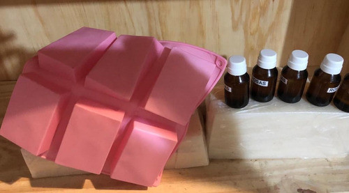 Jabón De Glicerina X 5 Kg + 1 Molde De Silicona+ 5 Esencias. 1