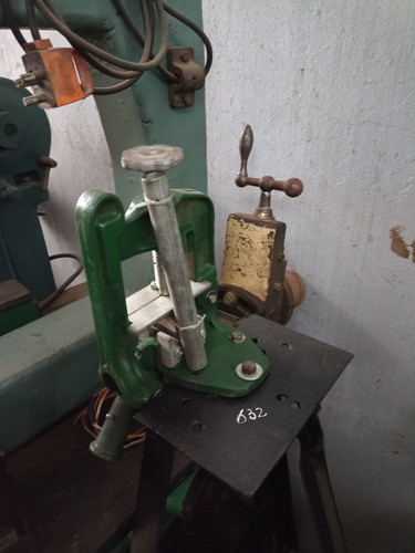 Morsa Para Caño Con Tripode, En Buen Estado 1