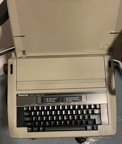 Maquina De Escribir Eléctrica Panasonic R305 1