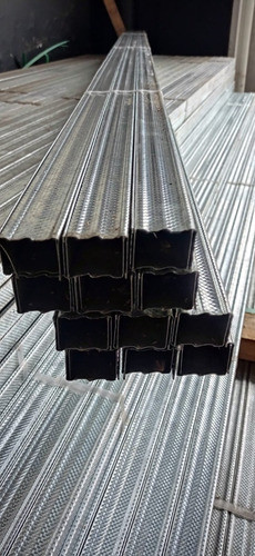 Perfil Montante 34mm Paquete X 12 Un Drywall Barbieri  2.60m 1