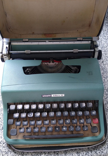 Máquina De Escribir Olivetti Lettera 32 1