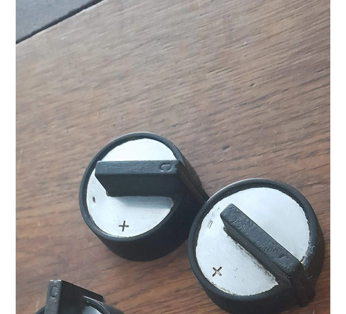 Juego De Cuatro Perillas De Horno Antiguo Volcán 0