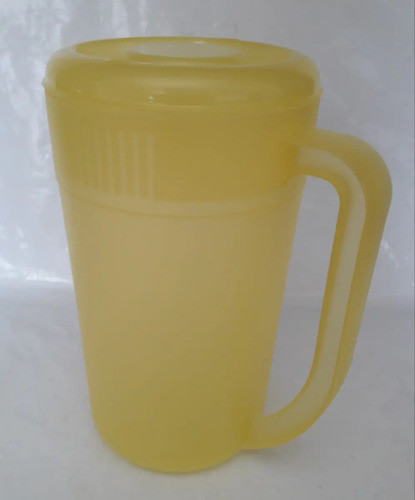 Jarra Plastica Irrompible,  2 Litros, Tapa Con Tamiz. 1