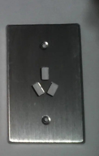 Tapa De Luz Metalica Aluminio Toma Con Neutro 0