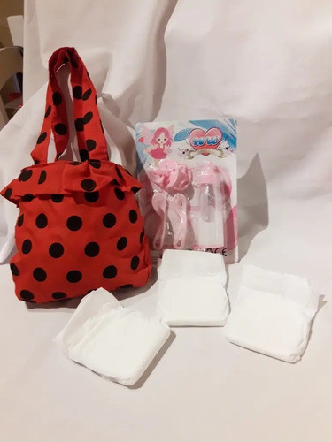 Cartera Y Accesorios  Juego Con Mamadera 3 Pañales Para Niña 1