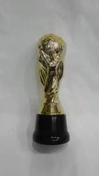 Trofeo Copa Mundo Qatar 2022 Plástic Dorada Base Madera 23cm 1