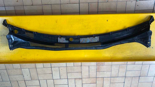 Rejilla Original Toyota Lexus Is 200  Cubre Limpiaparabrisas 1