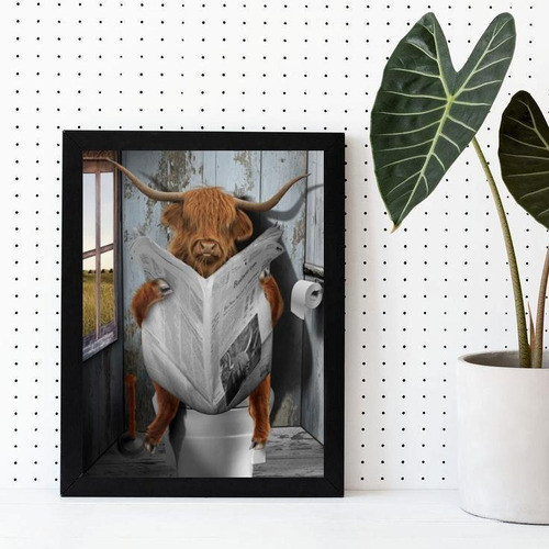 Quadro Boi No Banheiro Lendo Jornal 45x34cm 1