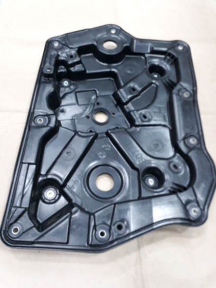 Soporte Levantavidrio Puerta Del. Izquierda Renault Koleos 1