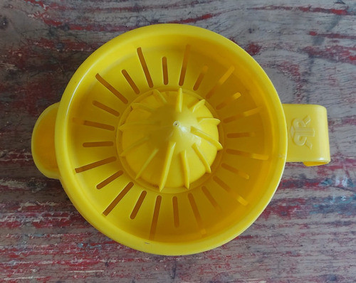 Lote 1 Exprimidor + 2 Coladores De Plástico 1