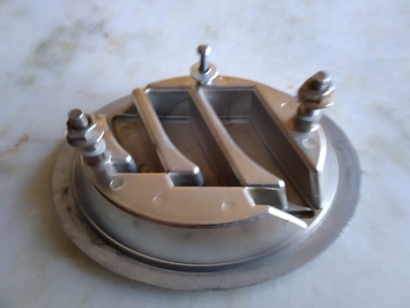 Insignia Lifan, Plastico 1 Insignia Lifan, Plastico 1