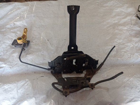 Soporte Cerradura Capot Delantero Ford Ecosport 2015 0 Soporte Cerradura Capot Delantero Ford Ecosport 2015 0