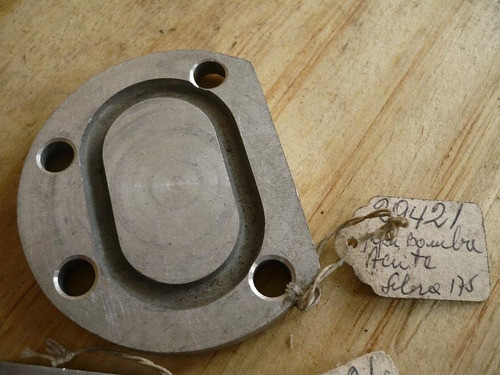 Gilera 175 200 Tapa De Bomba De Aceite 0