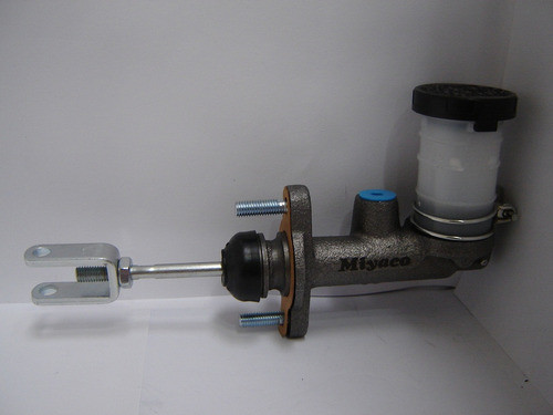 Bomba De Embrague Isuzu Tfr/tfs 91/96 (con Deposito) 5/8 0