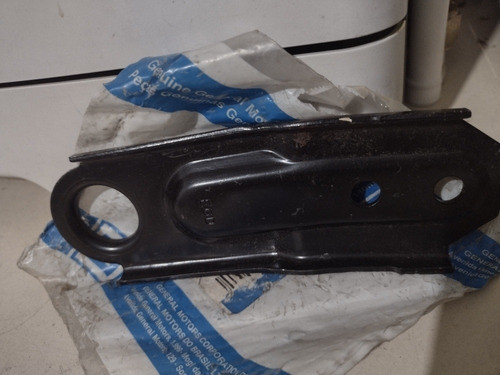 Suporte Coxim Inferior Do Radiador Vectra 06/ Gm 90498695 1