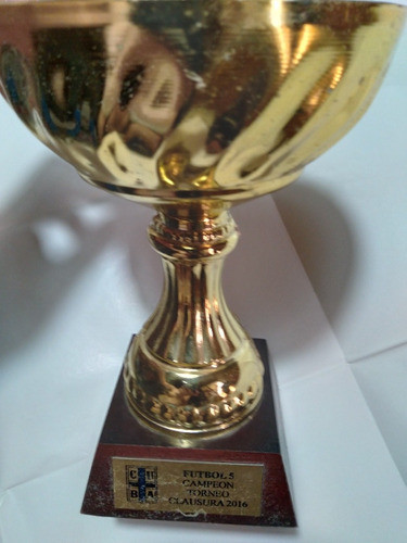 Copa Trofeo Con Base Madera-(c.u.b.a.)-futbol 5-campeon-2016 0