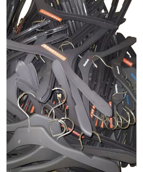 Perchas De Plástico Con Gancho Metálico. Pack X 15 0