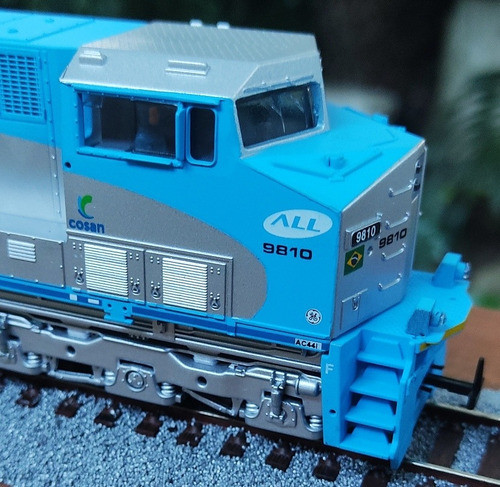 Jr - Locomotora C44i De La Rumo Esquema Celeste Nueva H0. 1