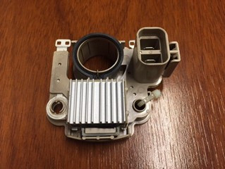 Regulador (12v) (b) Mitsubishi Lancer 93-95 0