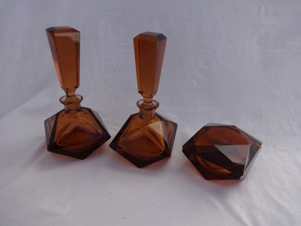 Antiguo Set Perfumeros Vidrio Facetado Ambar Decoracion 0