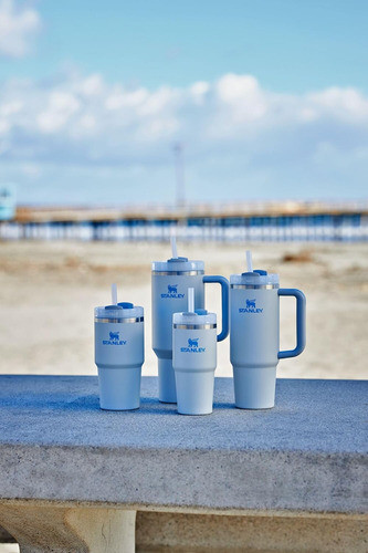 Vaso Stanley H2.o Con Manija 1.1lt Color Niebla 1