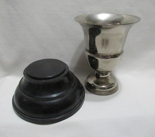 Antiguo Trofeo Copa Metal Plateado Con Base Baquelita 1