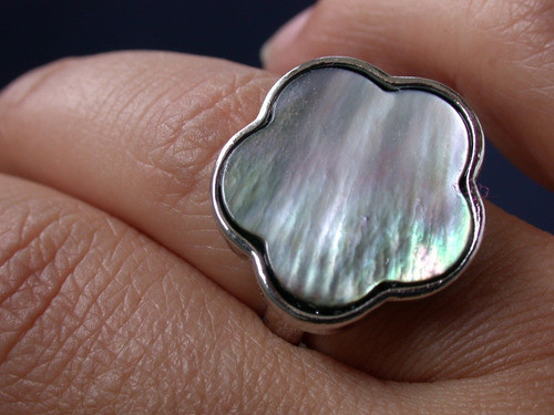 Anillo Acero Y Nacar Tornasol Tipo Flor Luli Oferta 1
