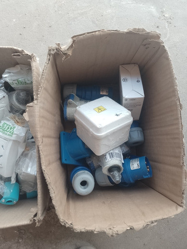 Lote De 40 Unid. De Materiales Eléctricos 1