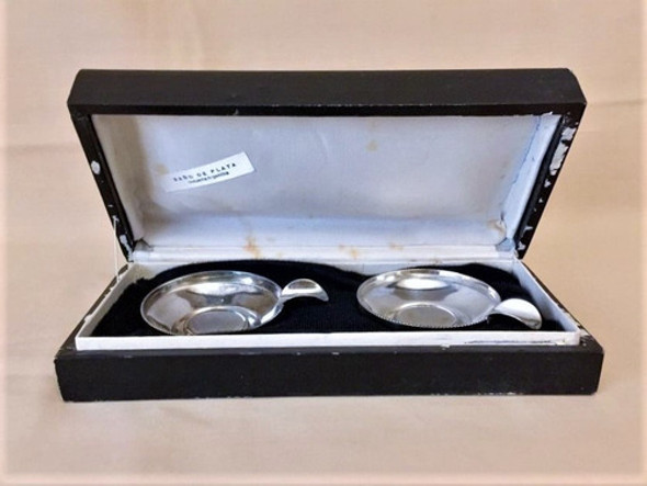 Estuche Con Dos Hermosos Ceniceros Bañados En Plata 0 Estuche Con Dos Hermosos Ceniceros Bañados En Plata 0