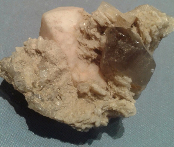 Mineral Roca Cristal Cuarzo Ahumado Fume Albita Topacio 0