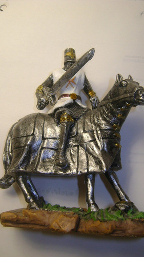 Figura Caballero Medieval Cruz De Malta A Caballo 0