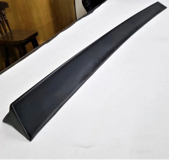 Aleron Universal Negro De Poliuretano Adhesivo 130 Cms X 9,5 1