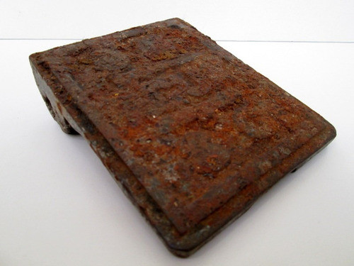 Antigua Tapa De Agua Muy Oxidada Deco Rustica Boedo 1