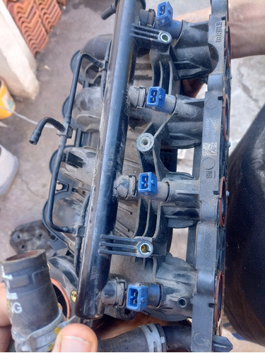 Rampa De Inyección Y 4 Inyectores Chevrolet Onix Motor 1.4 1